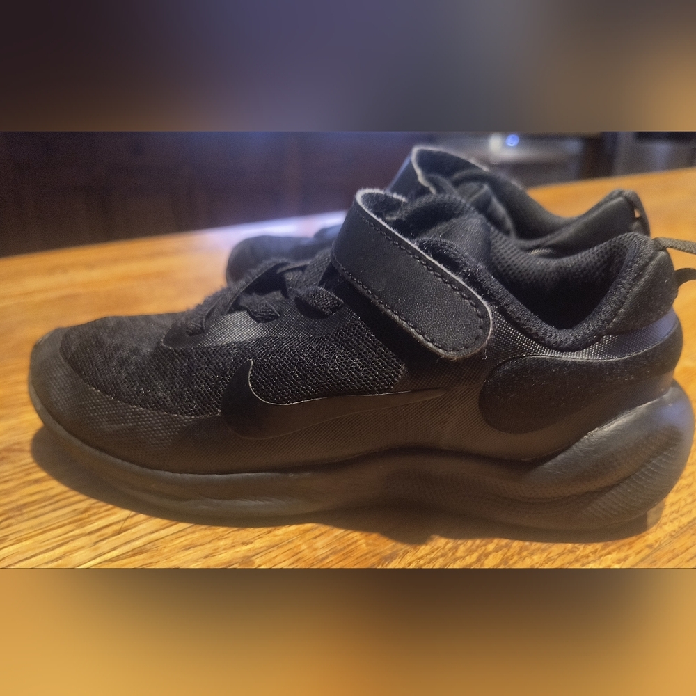 Kids Black Nike Athletic Shoes Sneakers